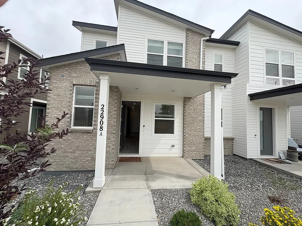 22908 E. Tufts P.