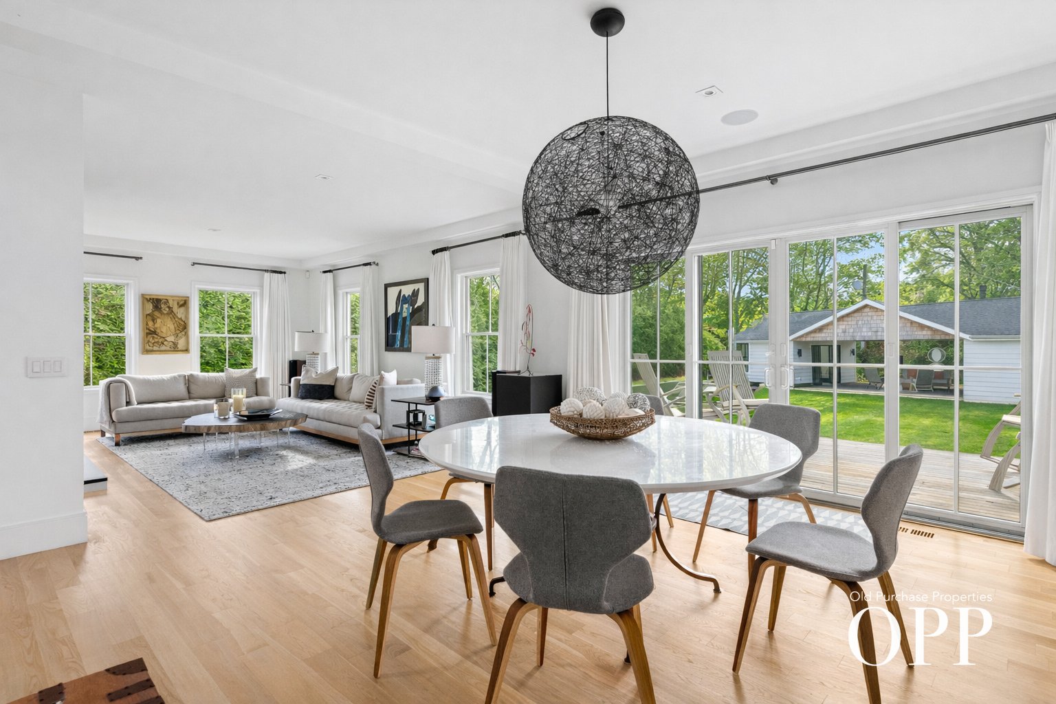 A MODERN SANCTUARY IN AN EXQUISITE LOCATION
