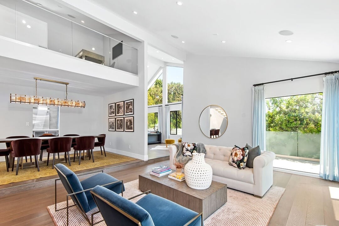 Atlas Manor, Mount Olympus Dr, 90046