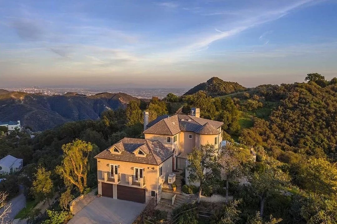 Grandeur House