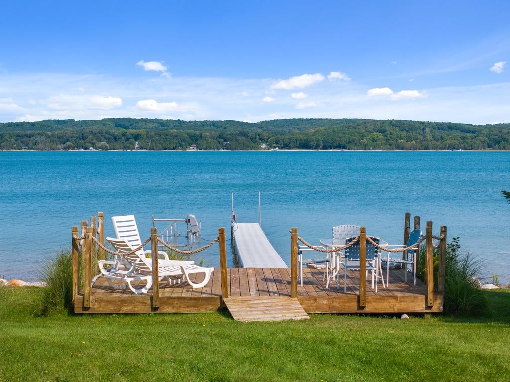 Ferry Rd, Lake Charlevoix