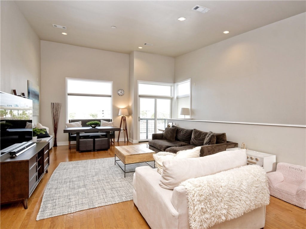 1702 South Lamar Blvd #12