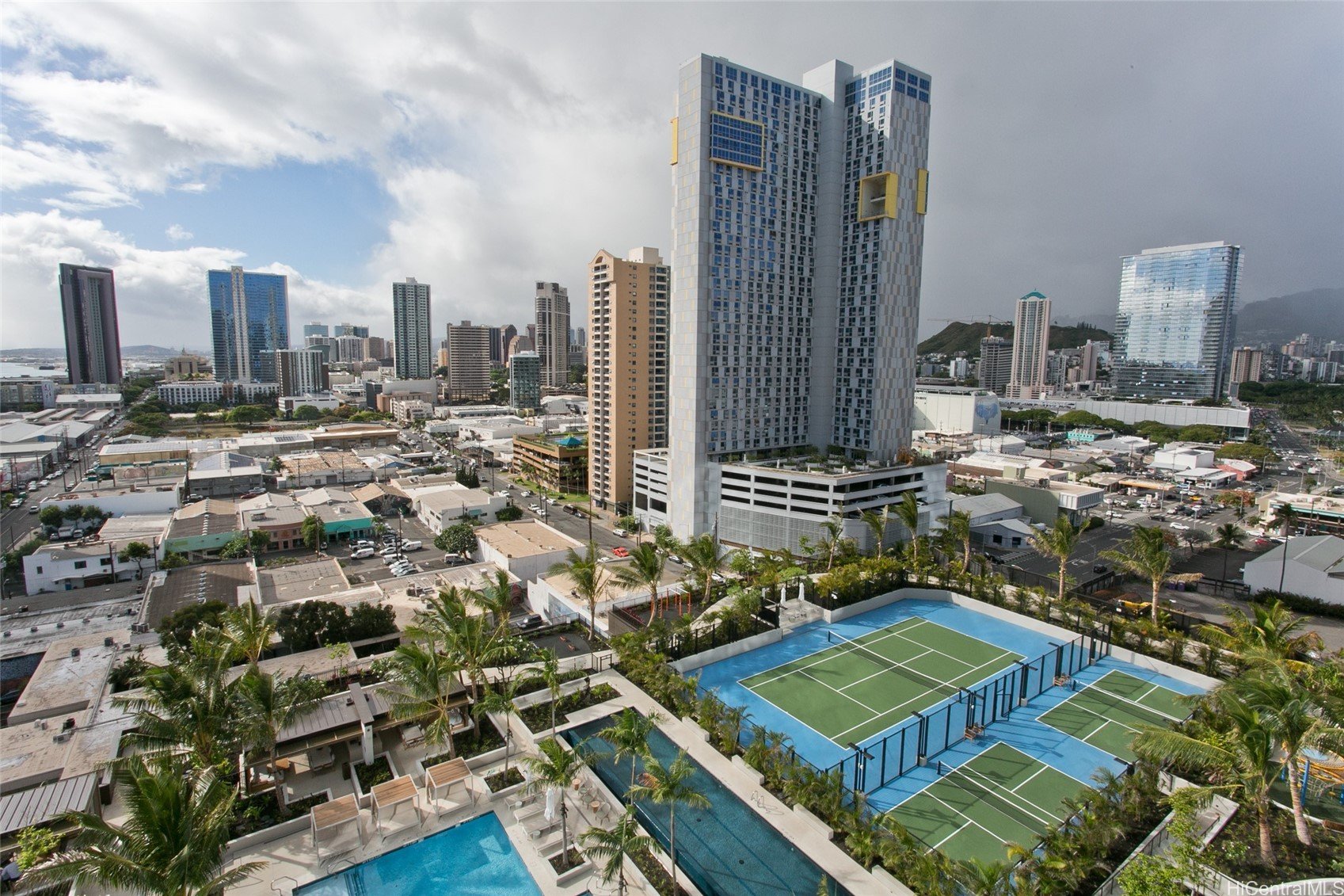 333 Ward Avenue #1607