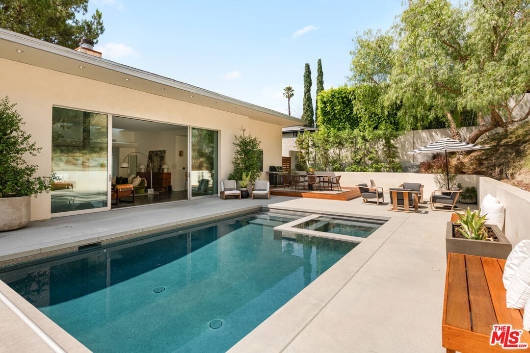 Northstar Pavilion, Amor Rd, 90046