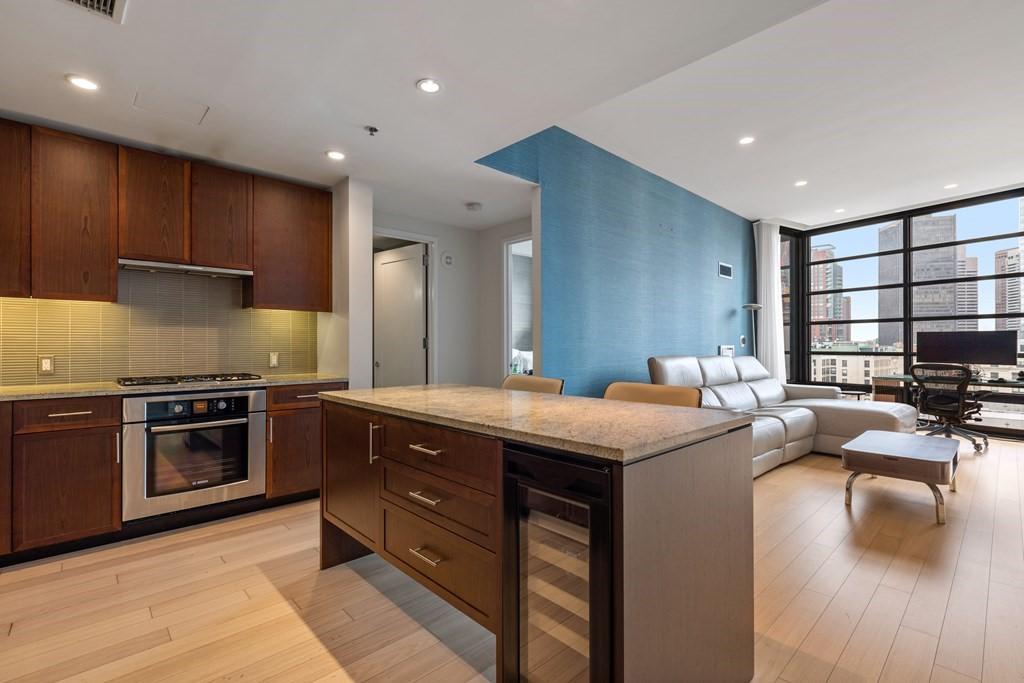 580 Washington St Unit: PH7