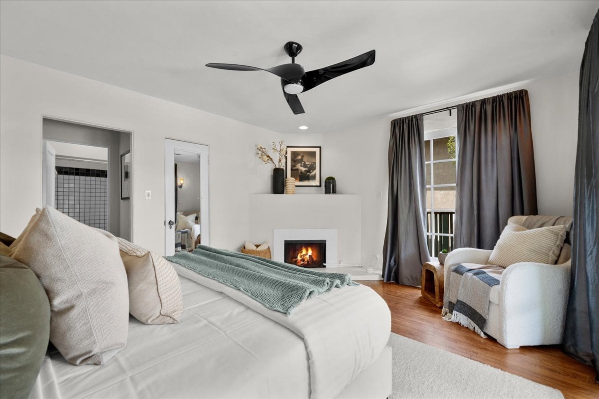 Lake Hollywood 4 + 2 Spanish Home with Views 