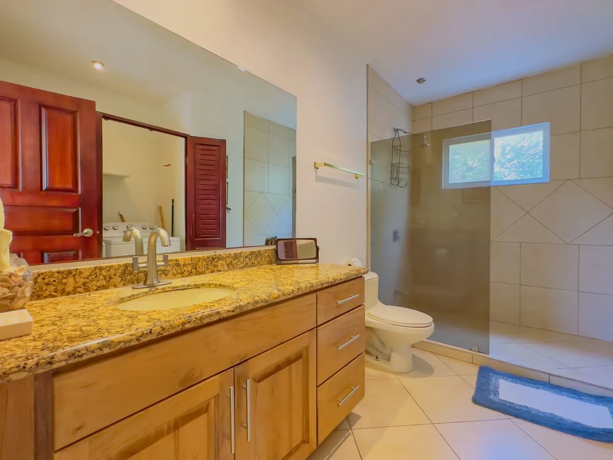 Ocean View Home in Altos del Cacique