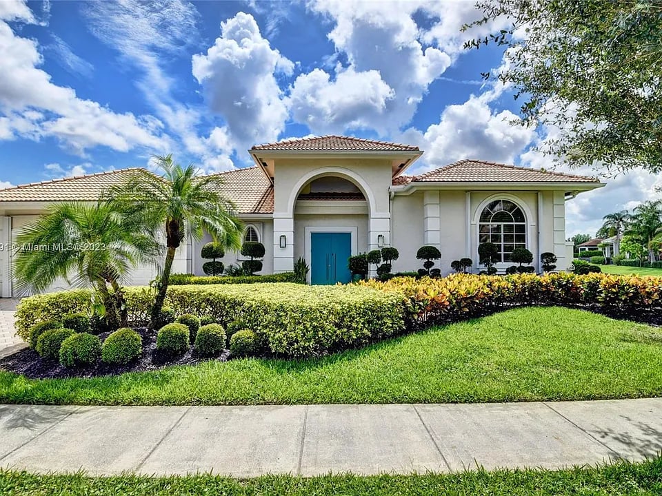 6398 NW 32nd Ter