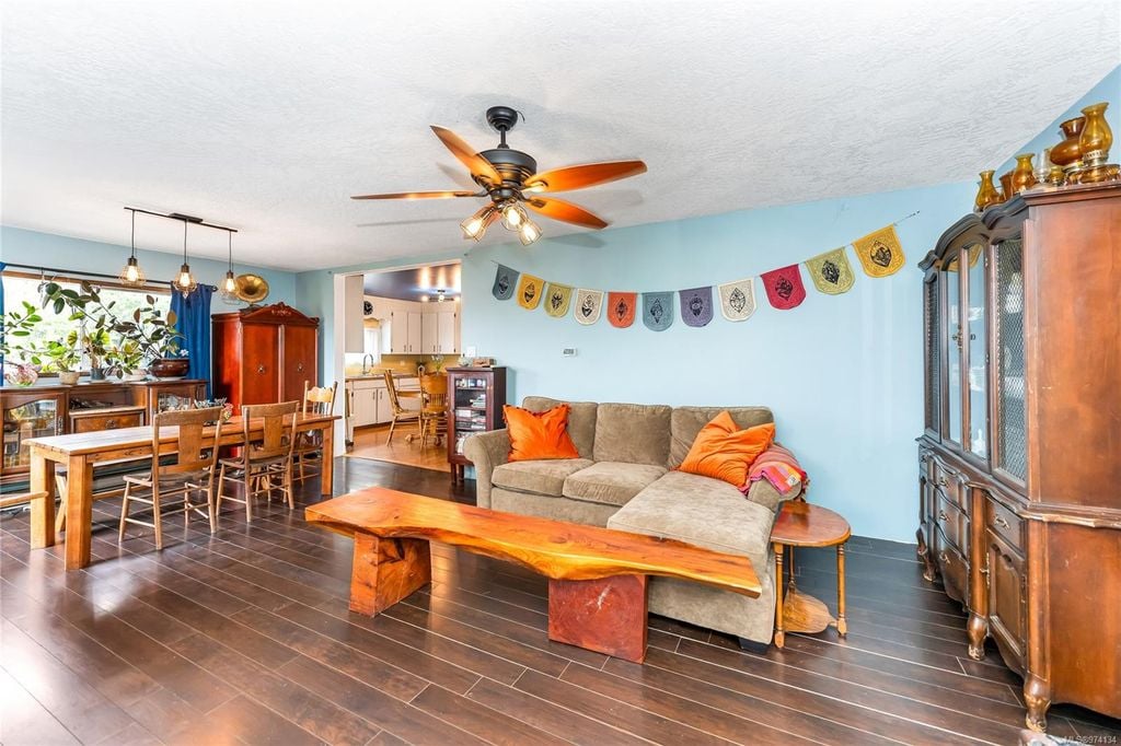 10190 Youbou Rd