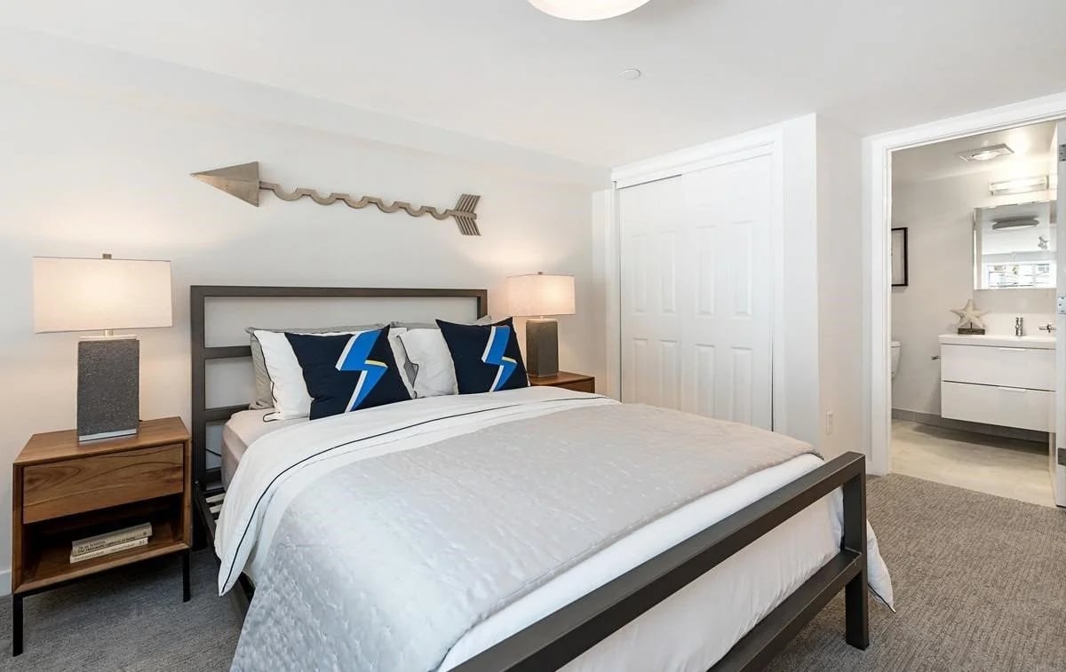 2407 Harrison Street Lofts