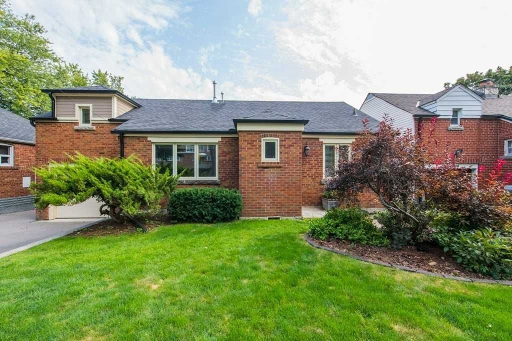121 Highview Ave