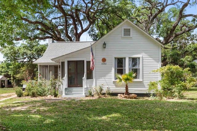 1532 Country Lane