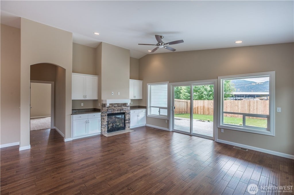 215 Village Dr