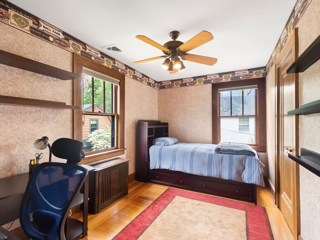 25 Pascack Rd