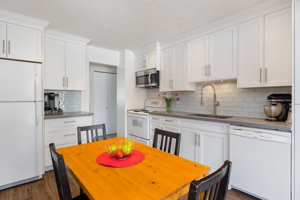 8081 138a St