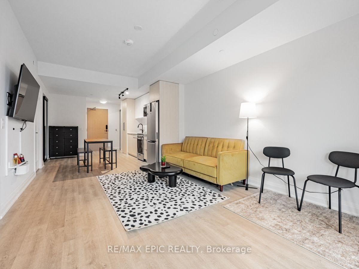 2369 Danforth Ave 317