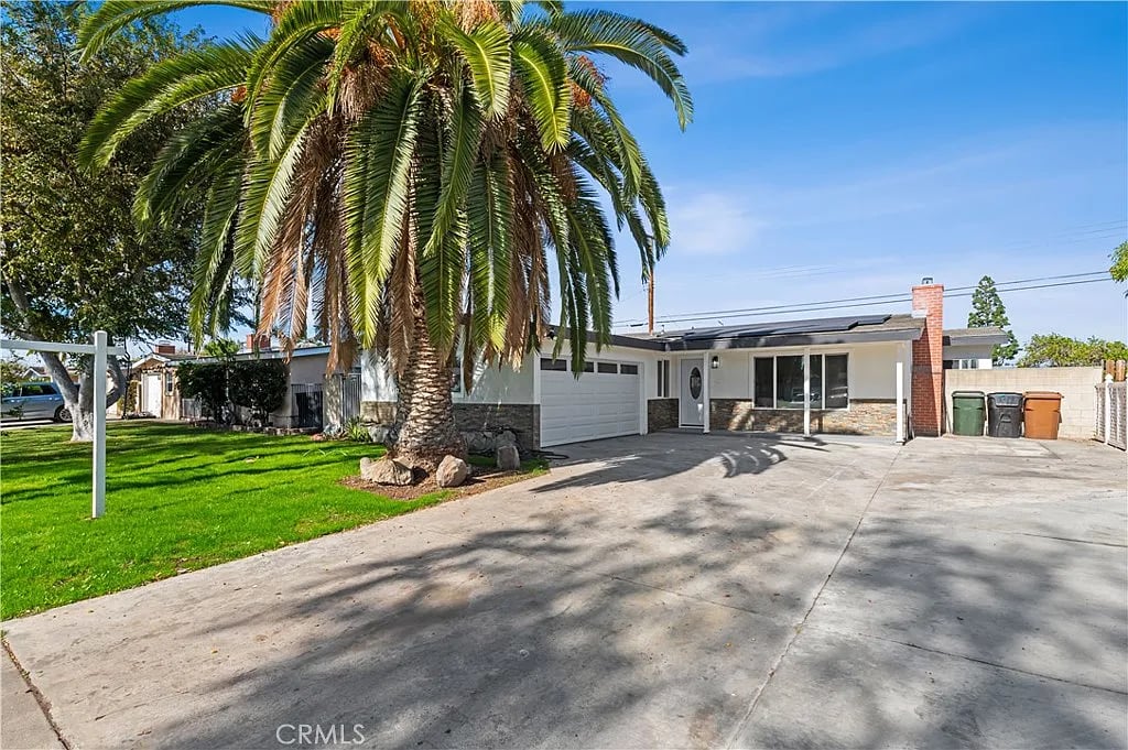 1883 Carol Dr