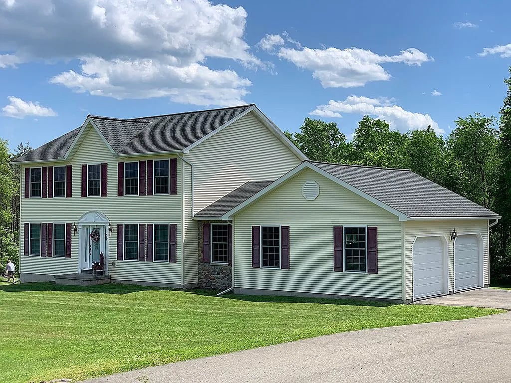 448 Country View Dr