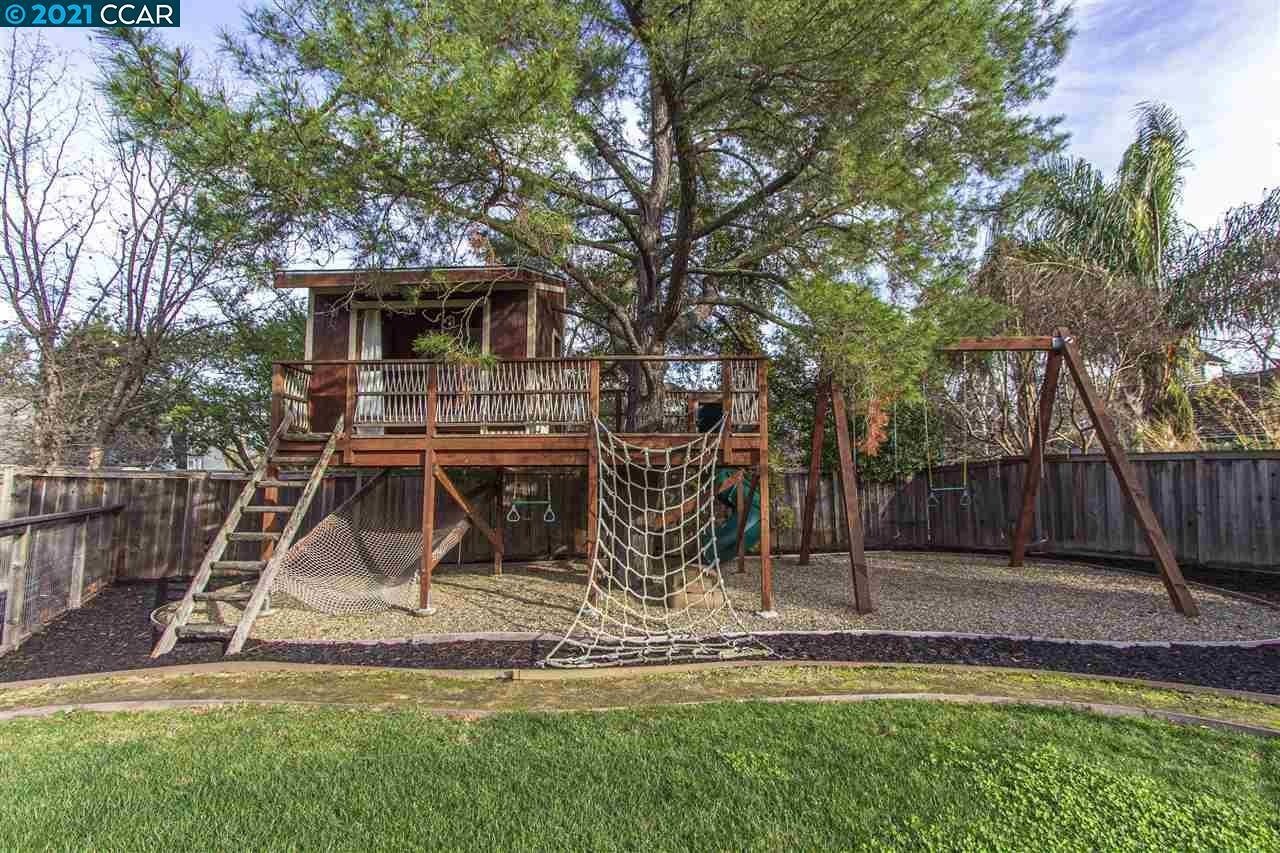 8 Foothill Park Ter