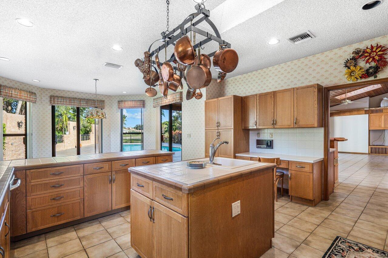 8000 NW 47th Dr