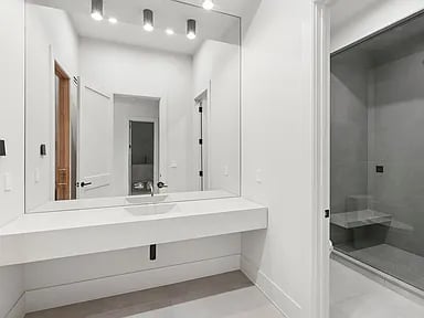 120 Halsey Ln