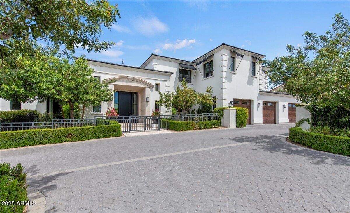 4423 N Camino Allenada