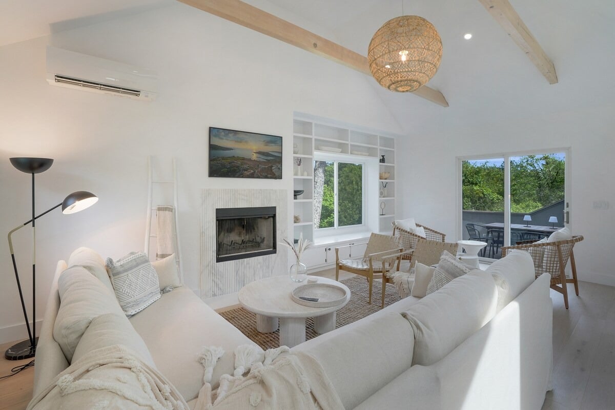 Oak Bluffs Renovated Retreat