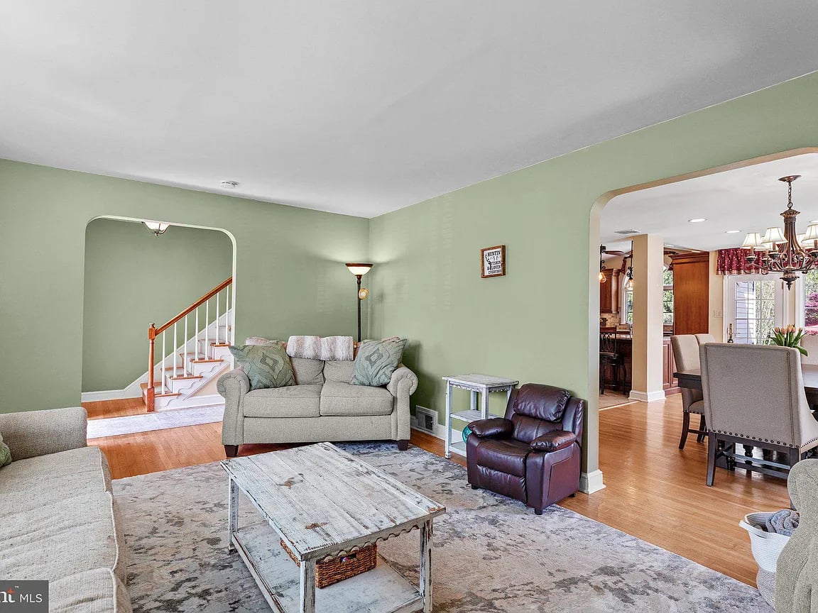 30 Hilltop Rd