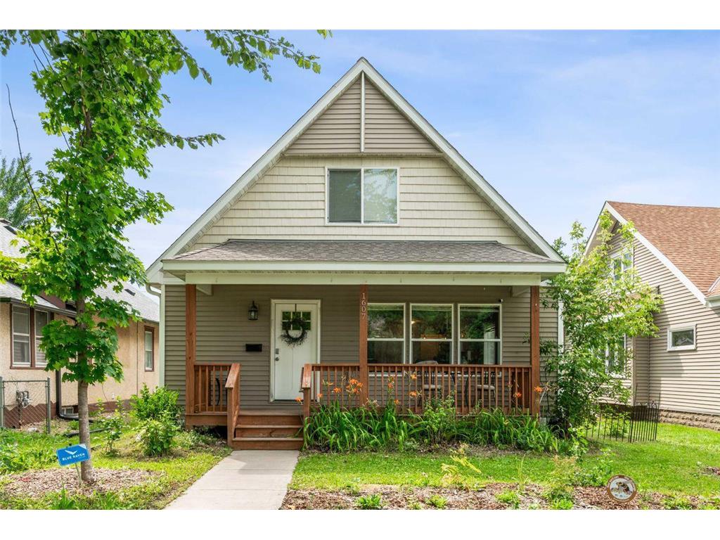 1607 Thomas Avenue N, Minneapolis, MN 55411-2915