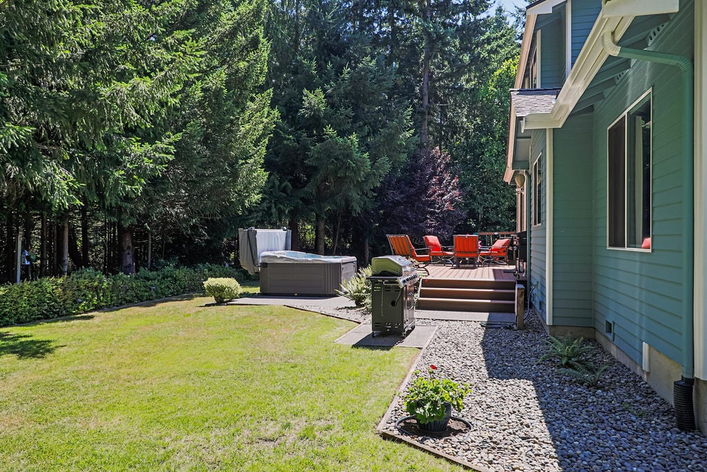 2147 Dunrobin Lane E
