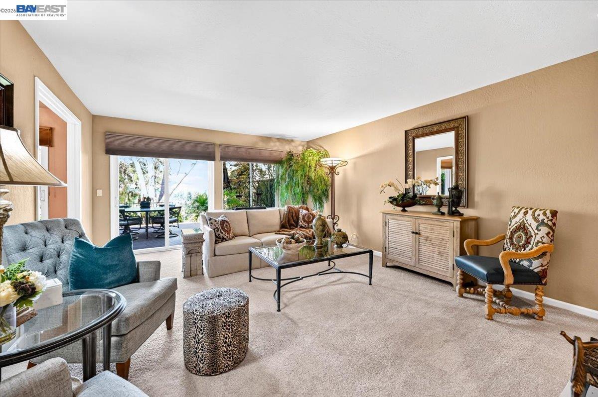 525 Silver Oak Ln