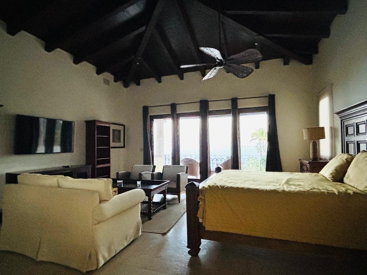Calle Tiburon, Hacienda Palmilla San Jose Corridor