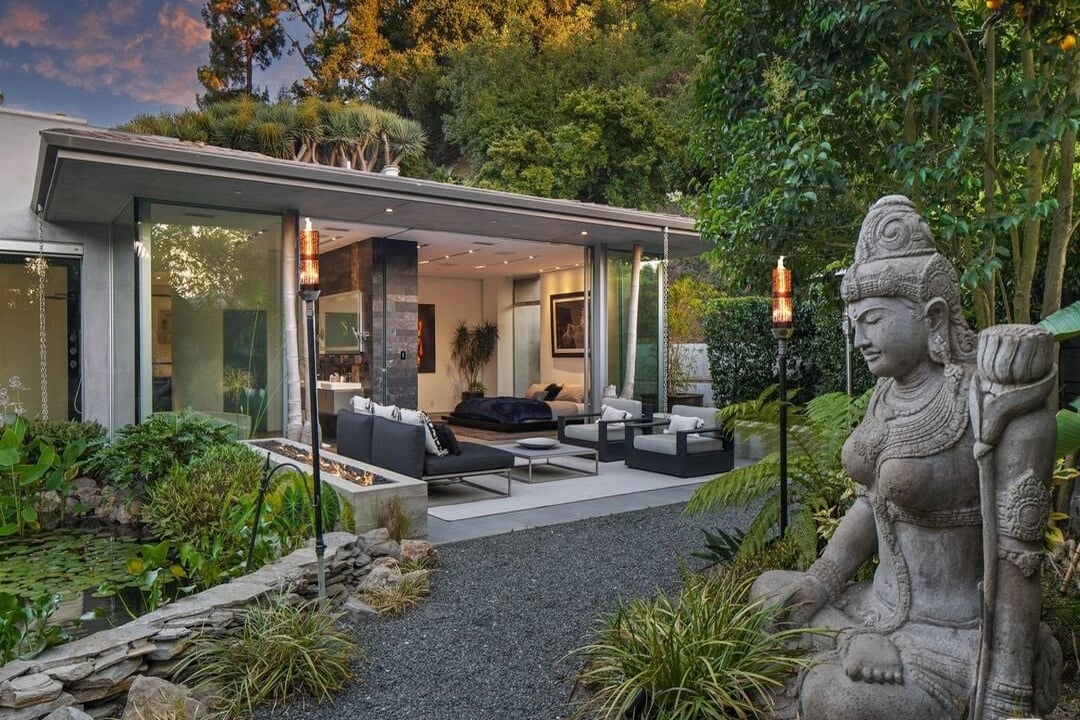 Nova Heights, Loma Vista Dr, 90210