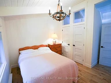 1 Muskoka Estates Rd