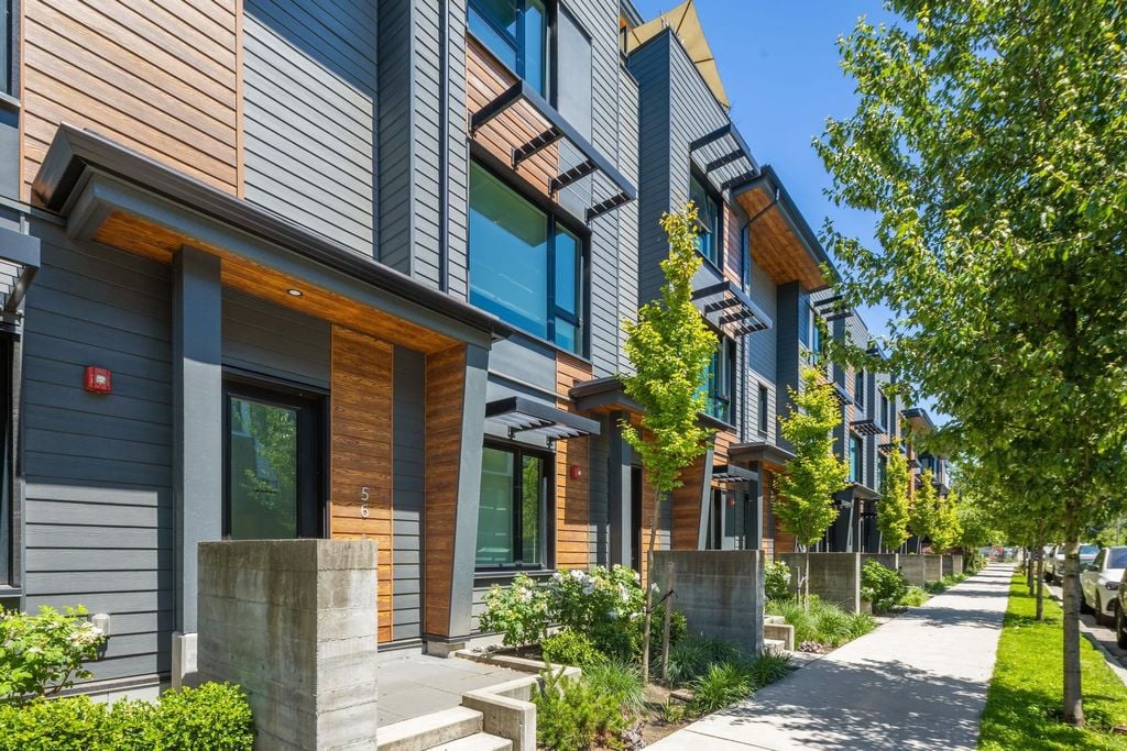 528 E 2nd St, #54