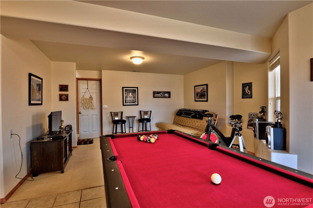 101 W Emerson Dr