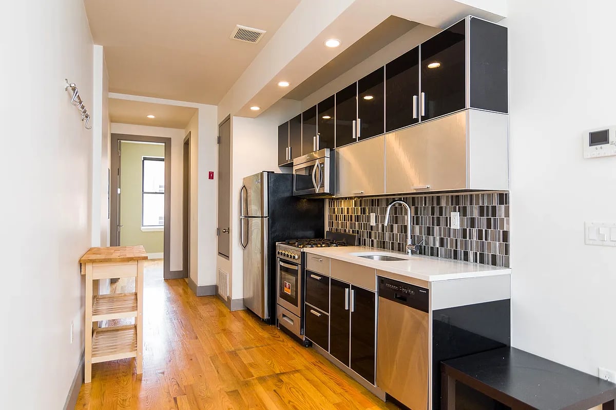 76 George St 2R