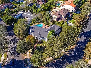 10433 Lindbrook Dr