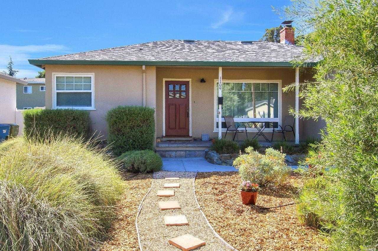 1109 Clayton Court