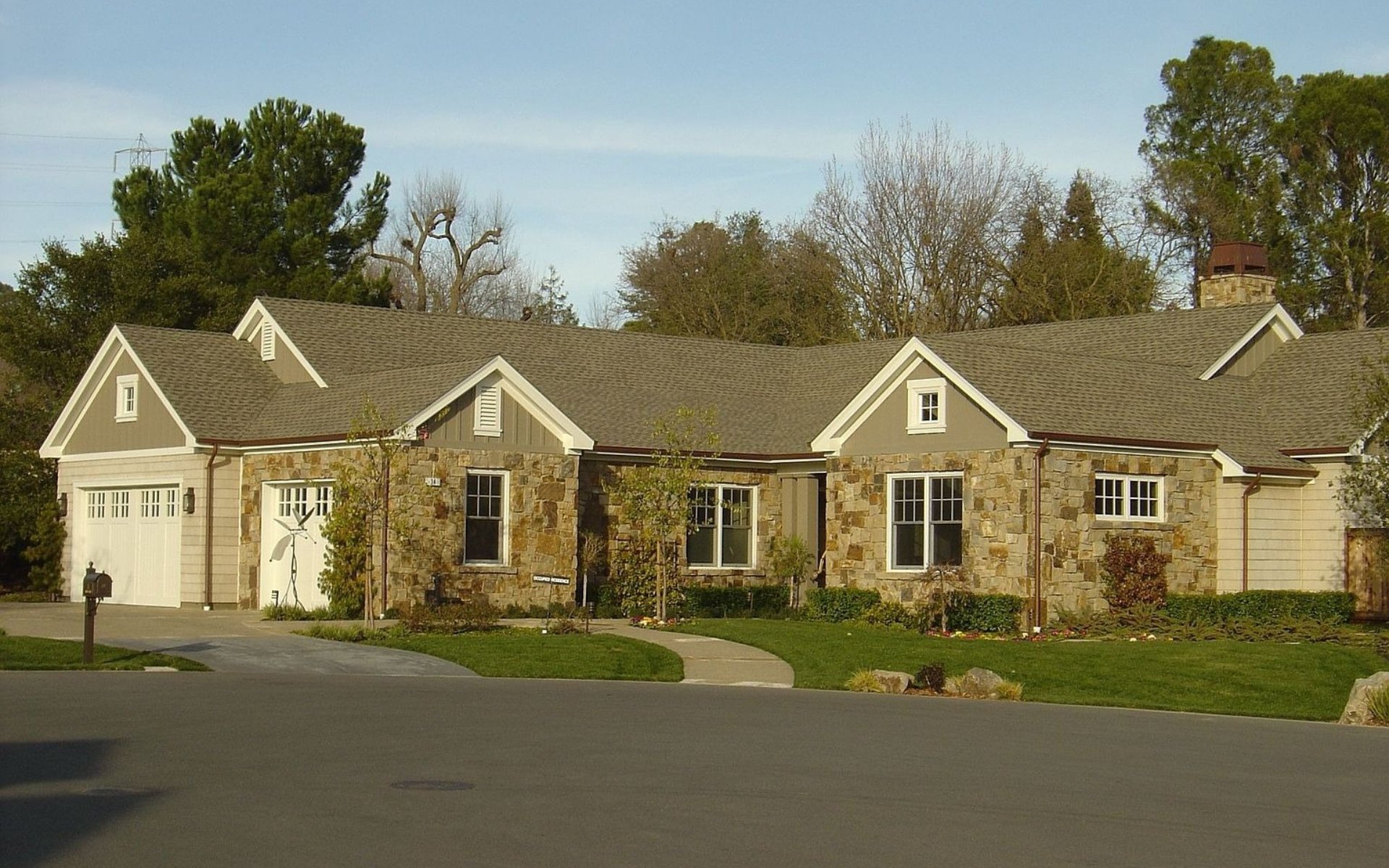 34 Sanford Ln