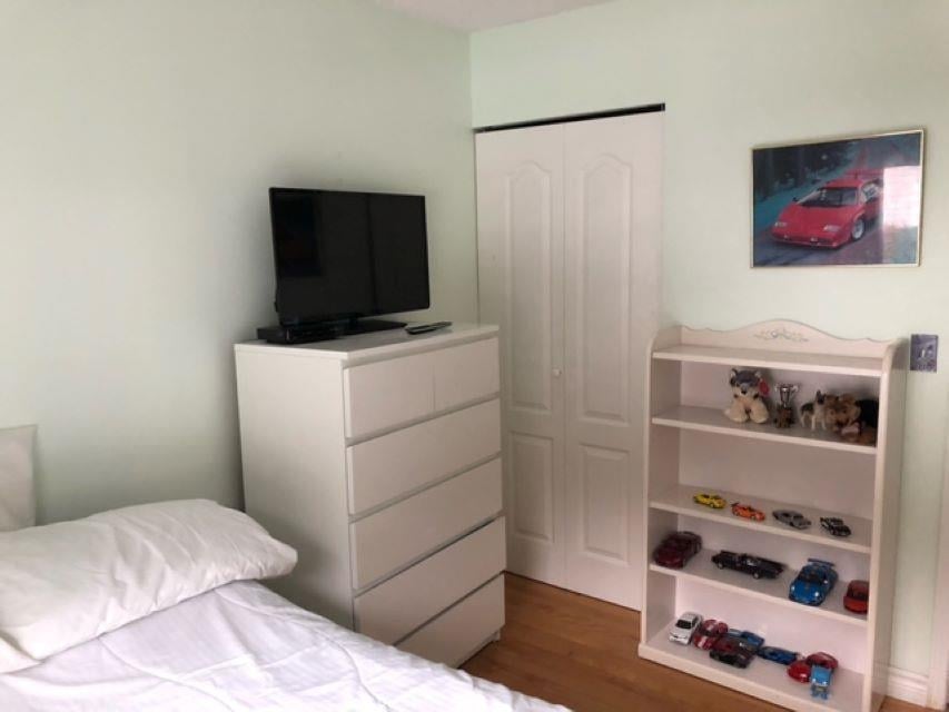1299 Flynn Cres