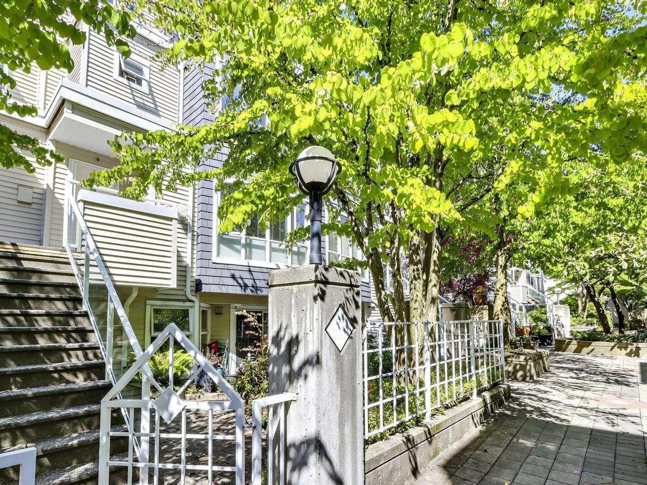 26-788 W 15th Ave