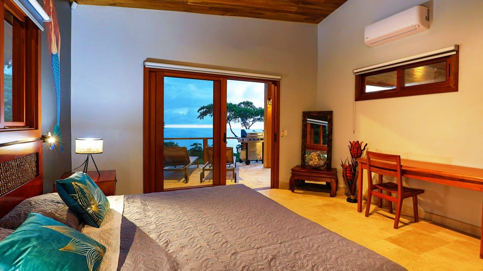 VACATION DREAM HOME WITH OCEAN VIEW IN THE ESCALERAS COMMUNITY OF DOMINICAL