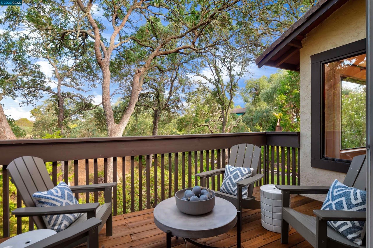 27 Saint Julie Court
