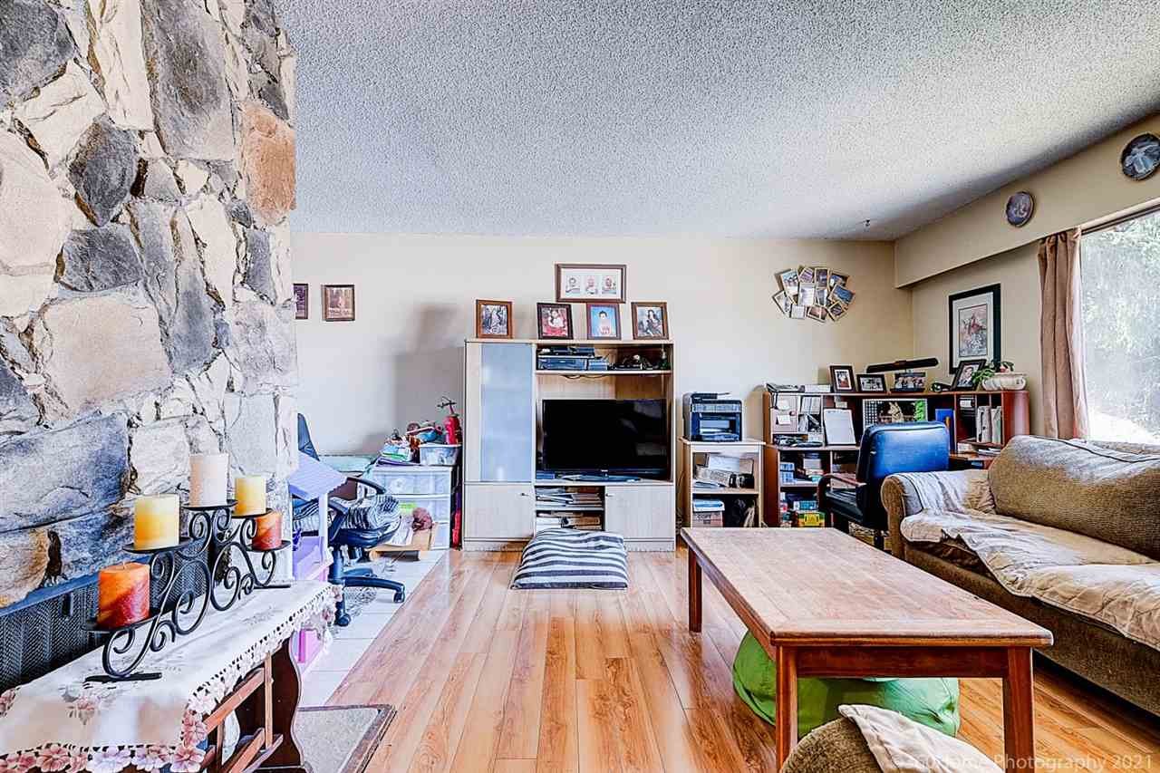 1916 Homfeld Pl