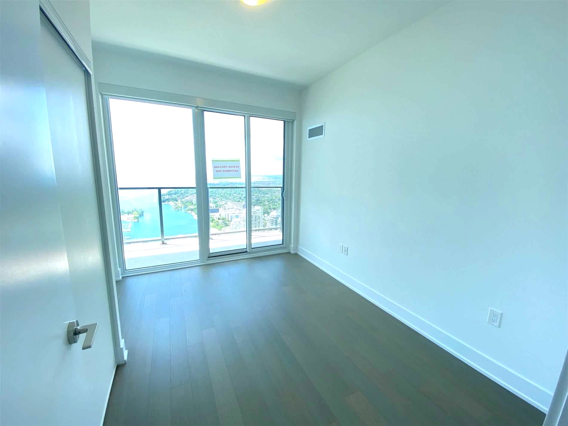 30 Shore Breeze Dr Unit: 5708