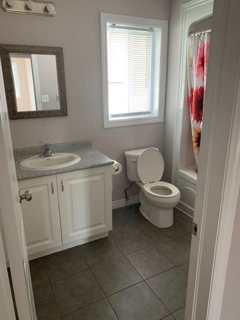 55 Mooregate Cres, Unit 11B