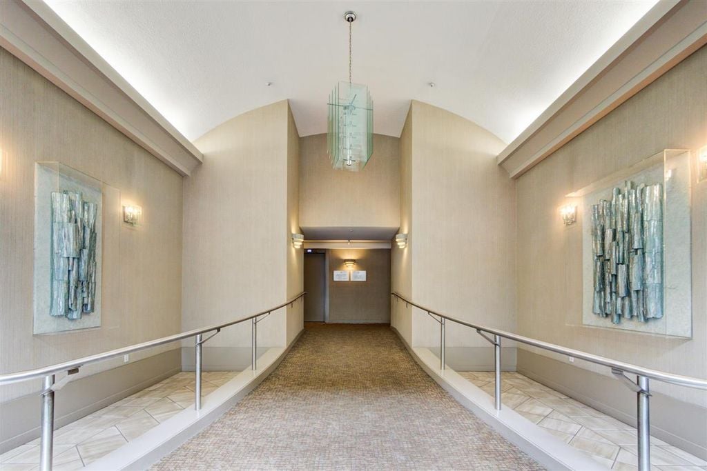 2288 Pine St, #405