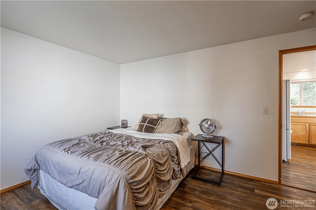 325 W Emerson Dr