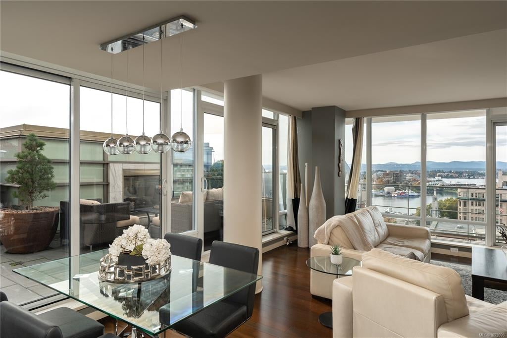 1406 - 707 Courtney St